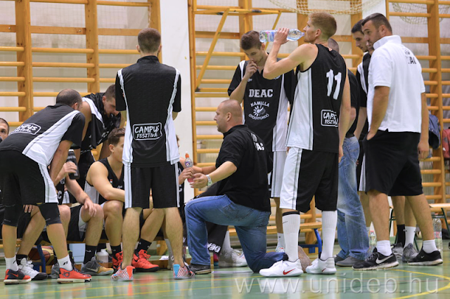 Bizonyítani akarnak a hétvégén a DEAC férfi kosárlabdázói, az Óbudai Kaszásokat fogadják szombaton. A férfi kézisek, a női futsalosok, a DASE és a DEAC labdarúgói idegenben lépnek pályára a hétvégi fordulóban, miközben a DEAC II. hazai környezetben próbálja begyűjteni a bajnoki pontokat.