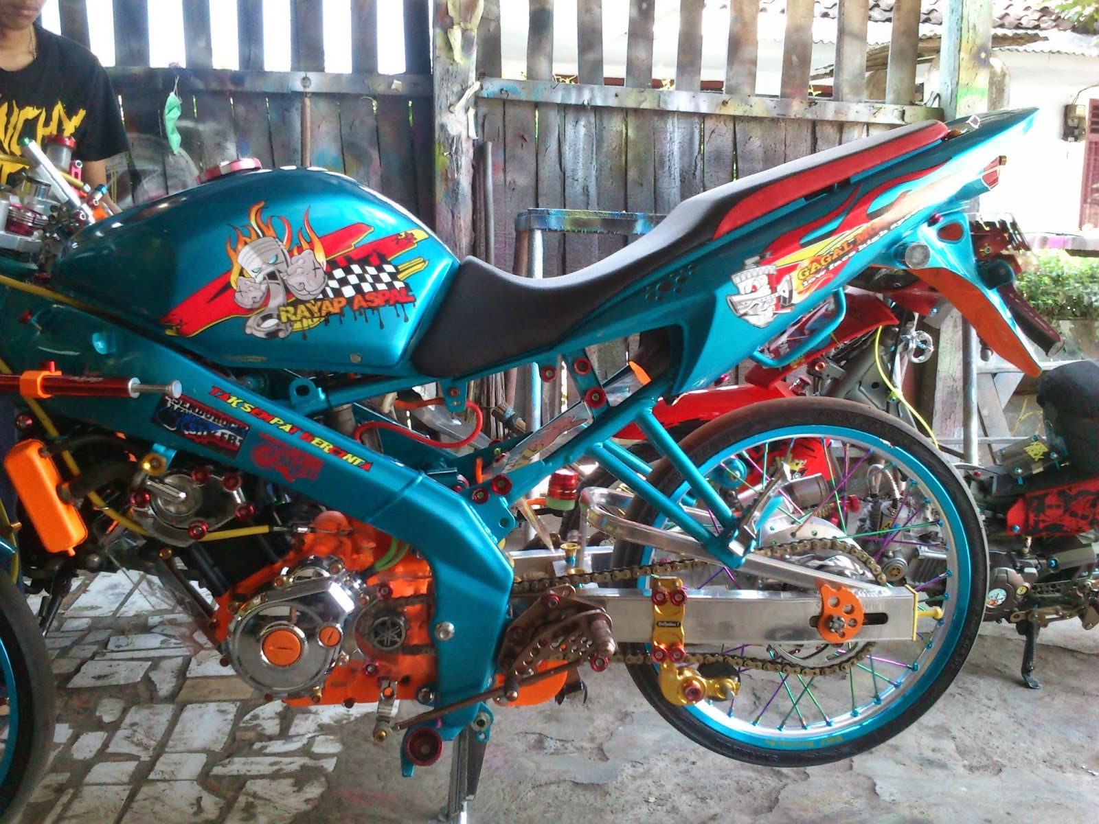 Modifikasi Vixion Doraemon Terlengkap Kloro Modif