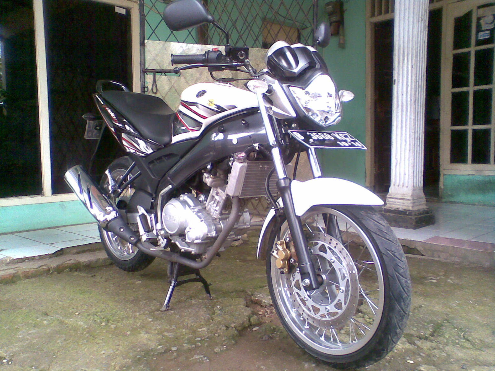 Vixion Putih Jari Jari Modifikasi Yamaha Vixion Putih 2011