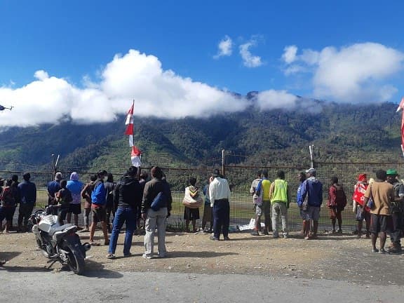 Pesawat Rimbun Air Ditemukan di Gunung Homeyo dalam Kondisi Hancur.lelemuku.com.jpg