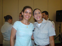 Silvana diretora da Casa da Amizade e a soldado Mônica Prado