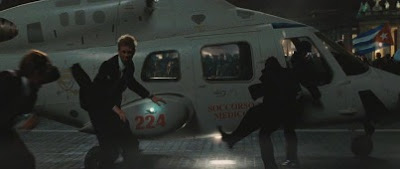 Скриншот из фильма Ангелы и Демоны. Вертолет BELL 430.