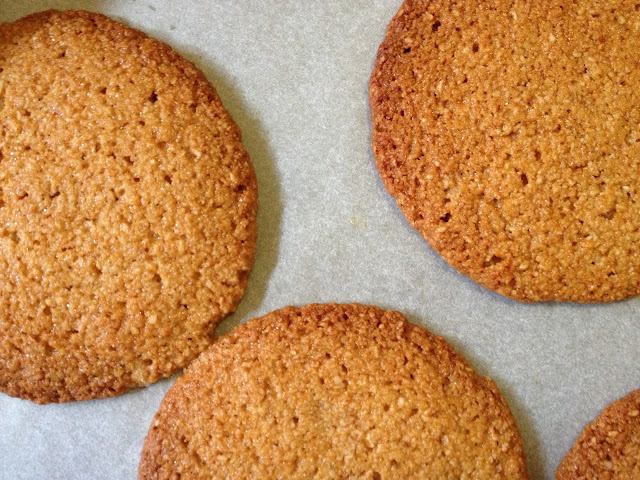 gingerbread almond cookies