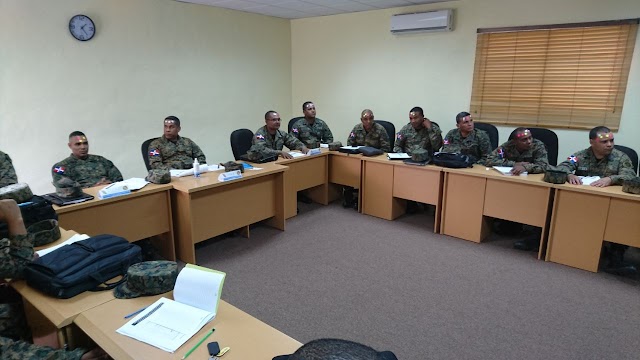 EJÉRCITO REALIZA CURSO TALLER SOBRE TRABAJO EN EQUIPO A ESTUDIANTES DE EGEMERD.  