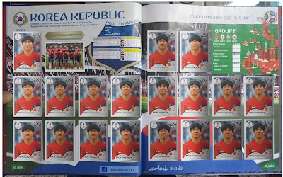 Llenando la pagina de Corea en el álbum de figuritas de Rusia 2018