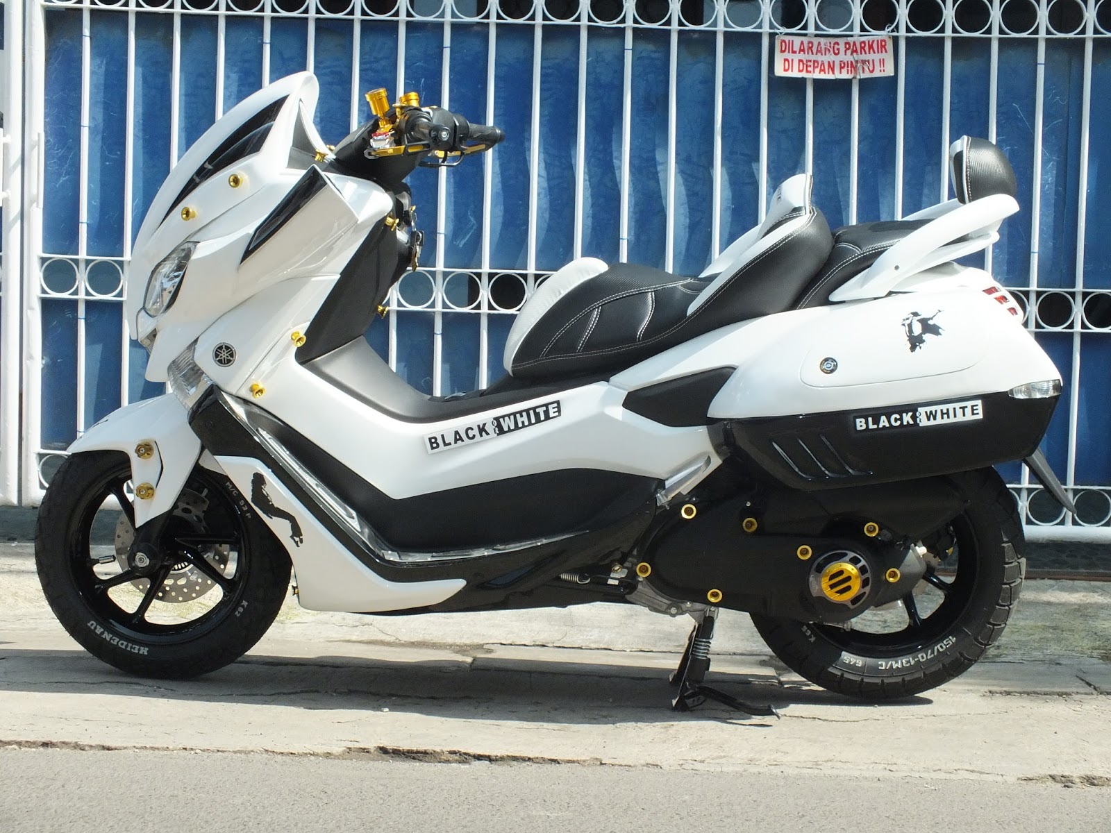 Modifikasi Yamaha Nmax ABS Putih Terbaru Bergaya Touring