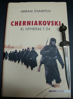 Portada del libro Cherniakovski, de Akram Sharipov