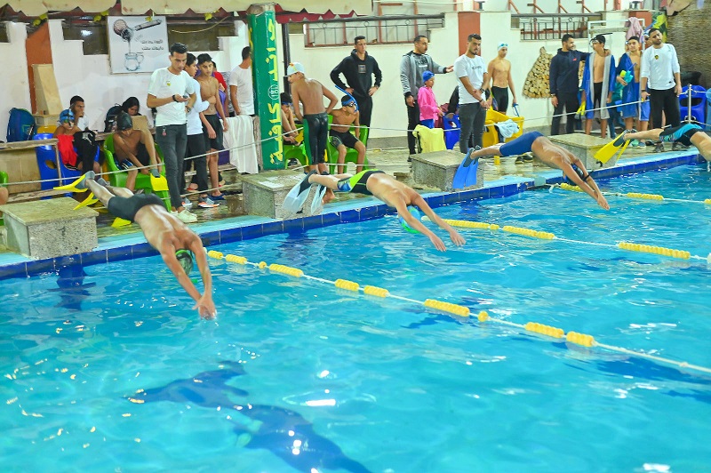 نادي كفر الشيخ ينظم مهرجان رمضاني في السباحة - (صور)
