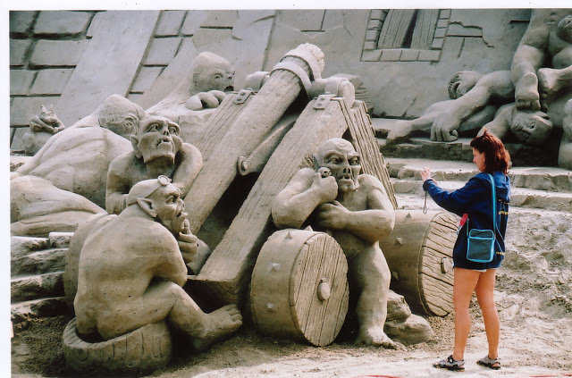 Amazing Snapshot: Amazing Sand Sculptures Pictures