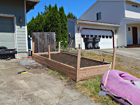 How to Build a Raised Garden #FreshNaturally #Shop #Cbias