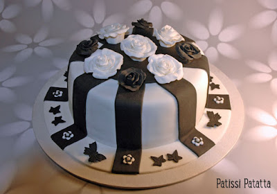 cake design, gumpaste, pâte à sucre, gâteau noir et blanc, gâteau fleuri, gâteau design, gâteau d'anniversaire, modeling roses, roses en gumpaste, flowers cake, black and white cake, patissi-patatta