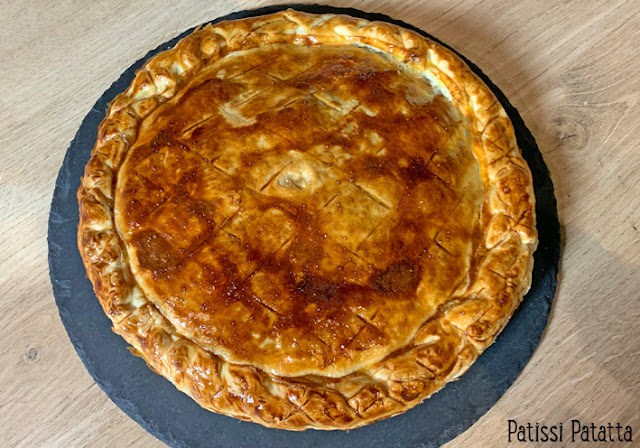 Recette de tourte à la saucisse, tourte salée, chair à saucisse, plat principal, pâte feuilletée, tourte maison, patissi-patatta