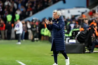 José Mourinho slams 'bad smelling' Turkish league in vintage rant