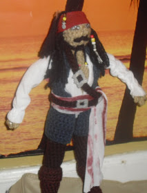 PATRON CAPITAN SPARROW (PIRATAS DEL CARIBE) AMIGURUMI 1838