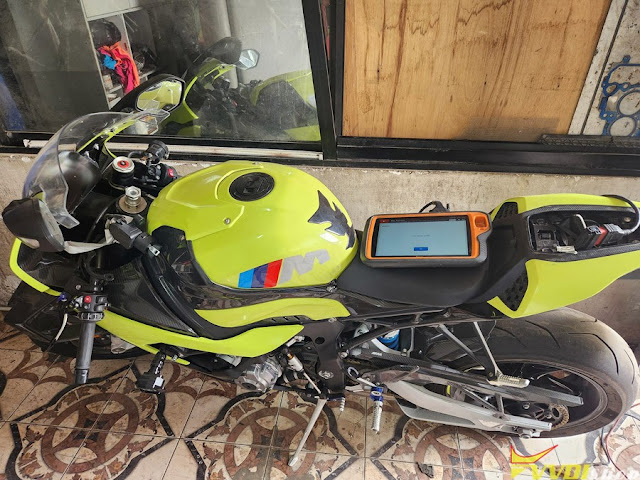 Program BMW M1000RR Motor All Keys Lost by VVDI Key Tool Plus 1