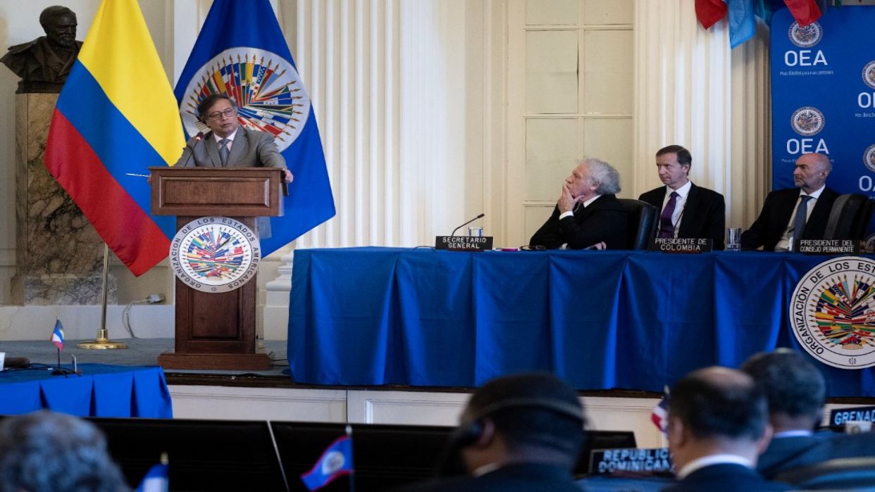 Petro propuso reingresar a Venezuela a la OEA