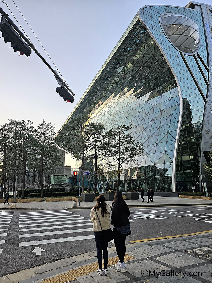 Seoul-City-Hall