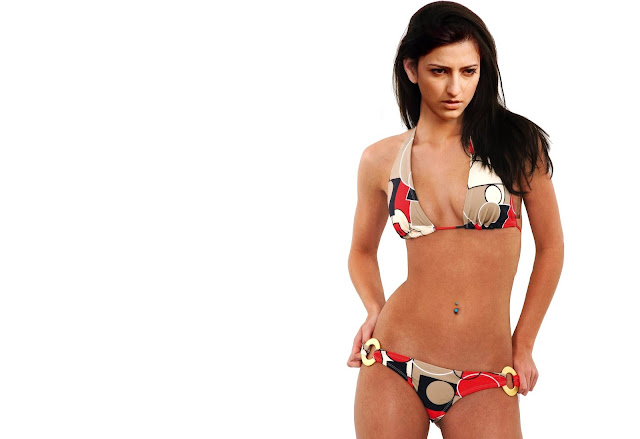 Hot Shruti Hassan In Bikini Wallpaper Download