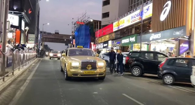 Cũng là taxi nhưng không phải Vios: <a href=