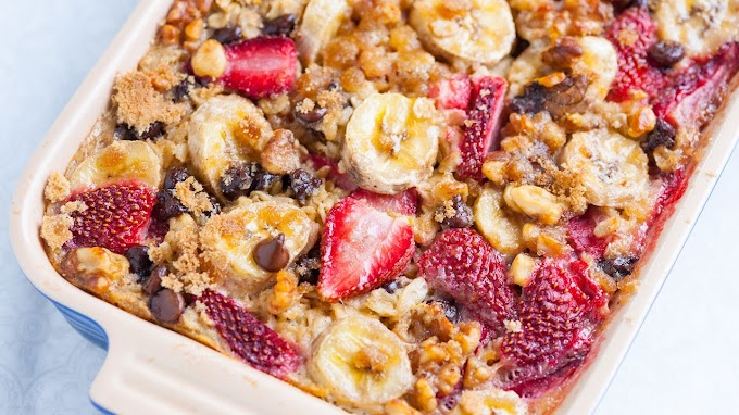 Strawberry Banana Baked Oatmeal Recipe #desserts #cakerecipe #chocolate #fingerfood #easy