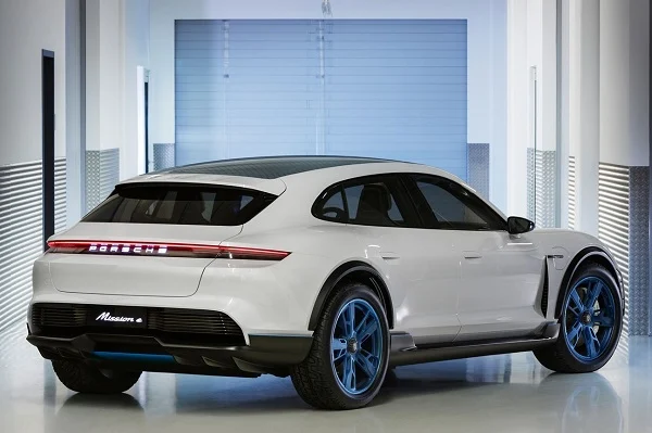 Porsche Mission E Cross Turismo