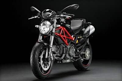 Ducati_Monster_796_2011_1620x1080_Front_Angle