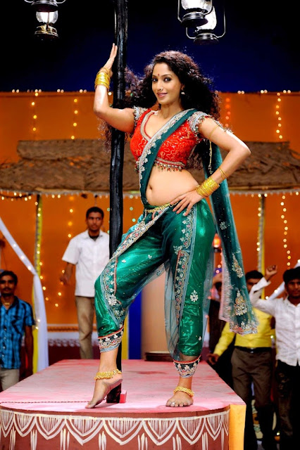 Actress Suman Ranganathan Saree Photos