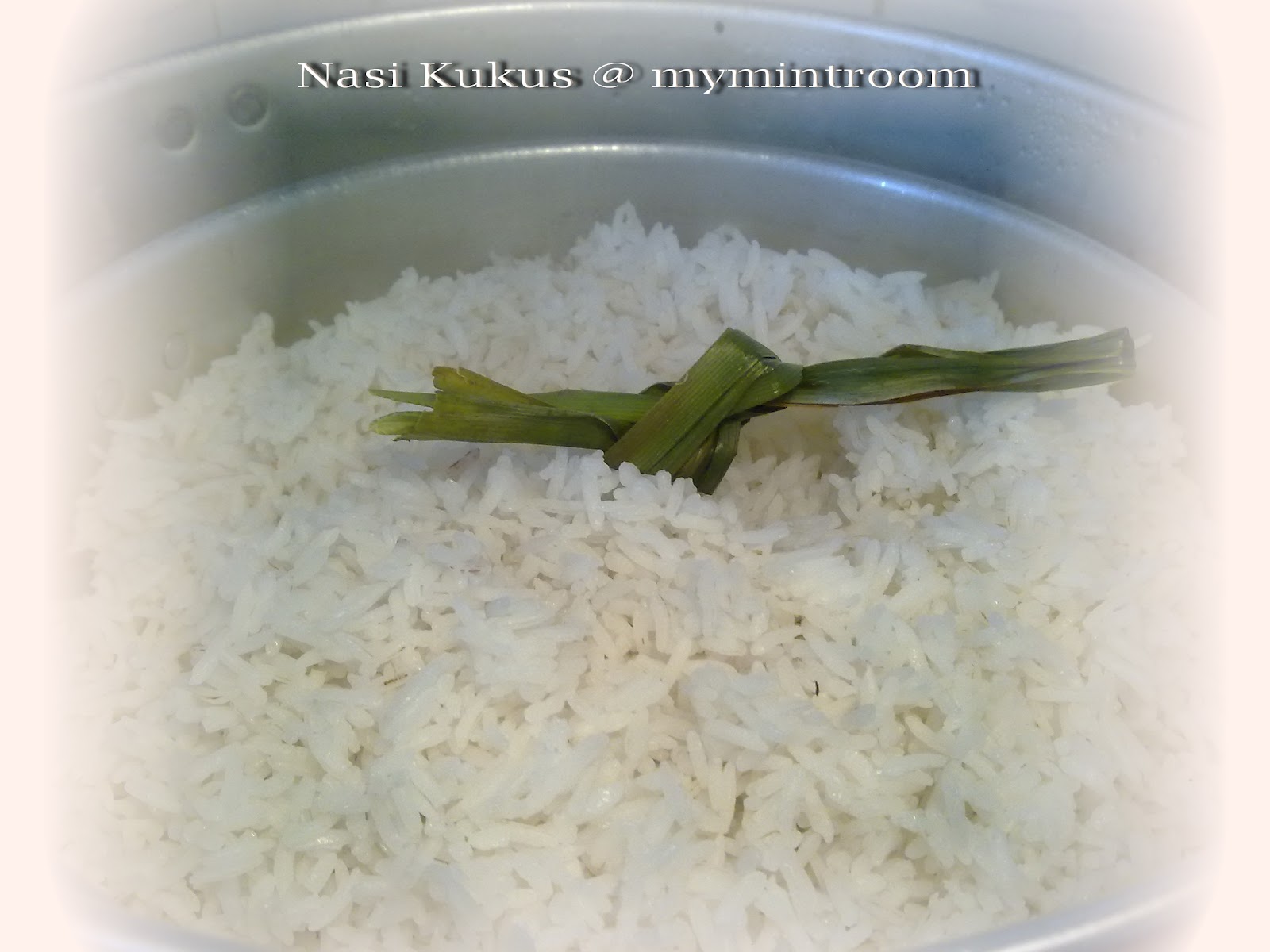 My mintroom: Ayam Masak Hitam, Dalca & Nasi Kukus