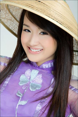 Pe Tin in Ao Dai pictures