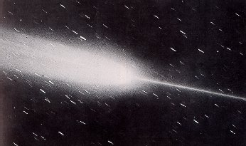 Komet Arend-Roland dan Maikos