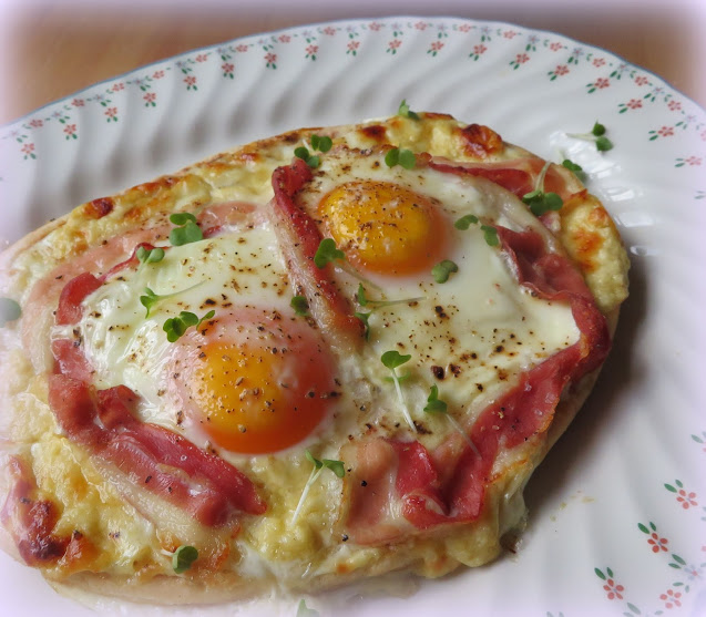 Croque Madame Pizzas