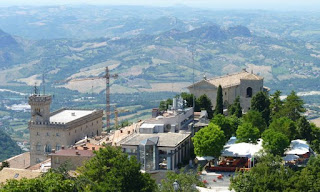 Vistas de la Ciudad de San Marino desde Fortaleza de Guaita.