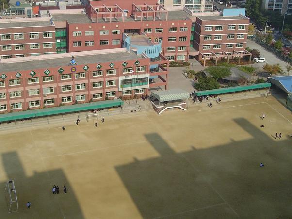 One Fine Day Sekolah  di  Korea 