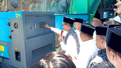  Indomaret Salurkan Bantuan Genset 80.000 KVA untuk Masjid Agung Asy-Syuhada Pamekasan
