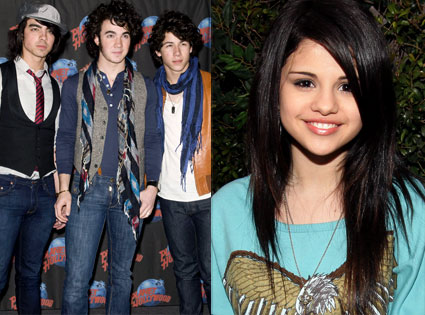 Gomez and the Jonas Brothers showed his human qualities to participate in