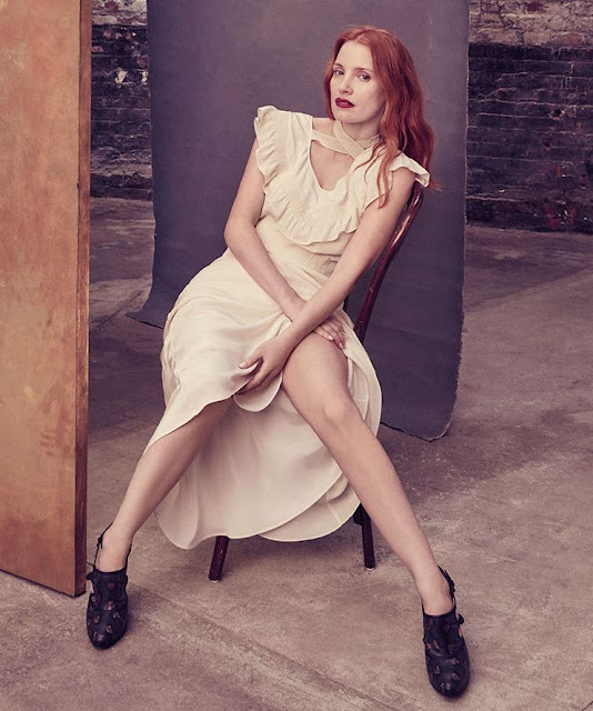 Jessica Chastain sexy legs