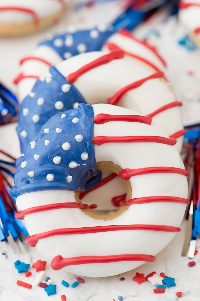 AMERICAN FLAG DONUTS