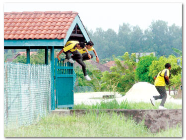 Ponteng sekolah: gambar pelajar ponteng