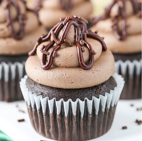 BAILEYS CHOCOLATE CUPCAKES