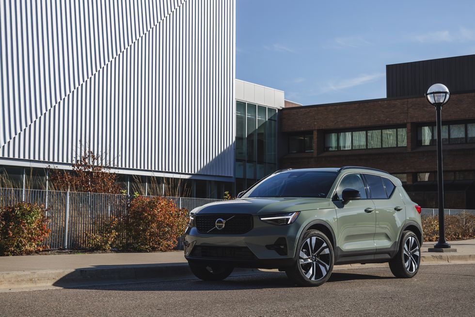 2023 Volvo XC40