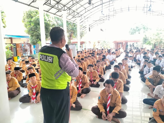 Polsek Mlarak Melaksanakan Binluh Tentang Bahaya Narkoba, Kenakalan Remaja, Tertib Lalu Lintas Di SMPN 1 Mlarak