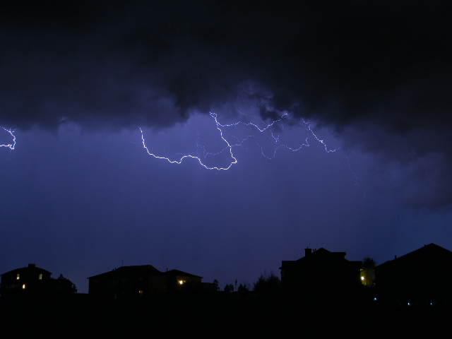 To see more of my lightning captures click on the Lightning label below