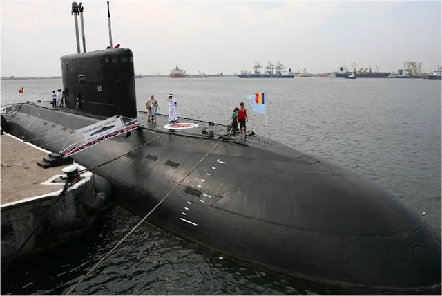 Submarino rumano de clase Kilo Delfinul. (Fuente de la imagen: Ministerio de Defensa rumano)