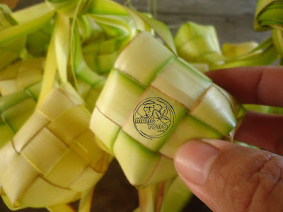 Membuat Ketupat Lebaran Dari Janur Daun Kelapa 