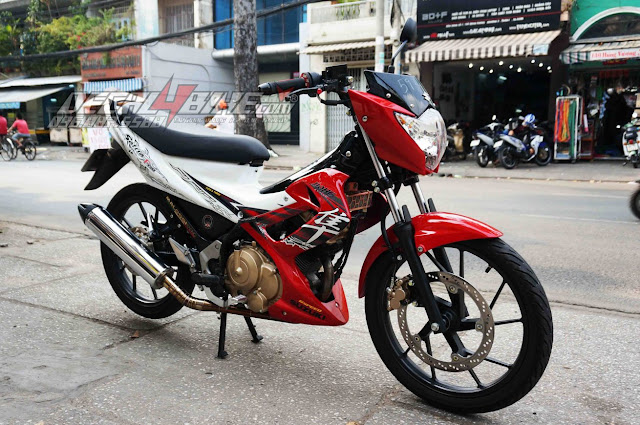 Sơn xe Suzuki satria màu trắng đỏ phối màu cực đẹp