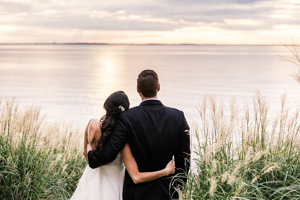 Chesapeake Bay Beach Club Wedding photographed by Heather Ryan Photography