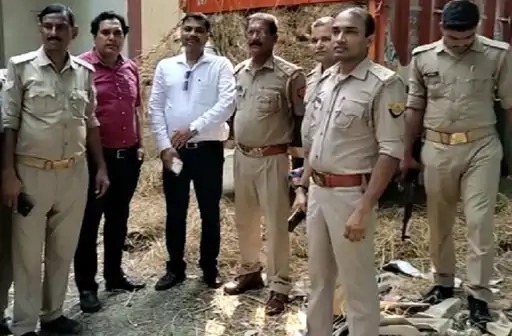 Police Good Work : नौबतपुर के पास से एक ट्रक से 80 लाख रुपये की अवैध शराब बरामद, तस्कर फरार 