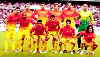 F. C. BARCELONA - Barcelona, España - Temporada 2012-13 - Mascherano, Rafinha, Sergi Roberto, Busquets y Víctor Valdés; Messi, Alves, Alexis, Sergi Gómez, Planas y Puyol - PARIS ST. GERMAIN 2 (Ibrahimovic y Camara), BARCELONA 2 (Rafinha y Messi) (1-4 para el Barsa en los penaltys: Messi, Xavi, Cesc y Piqué; Pinto paró 2 penaltys) - 04/08/2012 - Trofeo de París - París, estadio del Parque de los Príncipes - El Barsa gana el trofeo