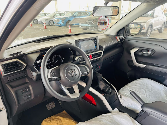 تويوتا رايز 2024 Toyota Raize الجديدة اصغر سيارة كروس اوفر اقتصادية الأسعار والمواصفات