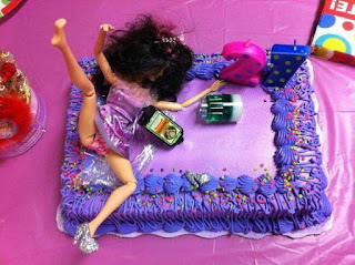 Fotos de humor - tortas de barbie en pedo